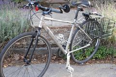 Renting: Gary Fisher Hybrid Bicycle with Electric Boost!