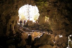 Booking (trips, stays, etc.): Lava River Cave